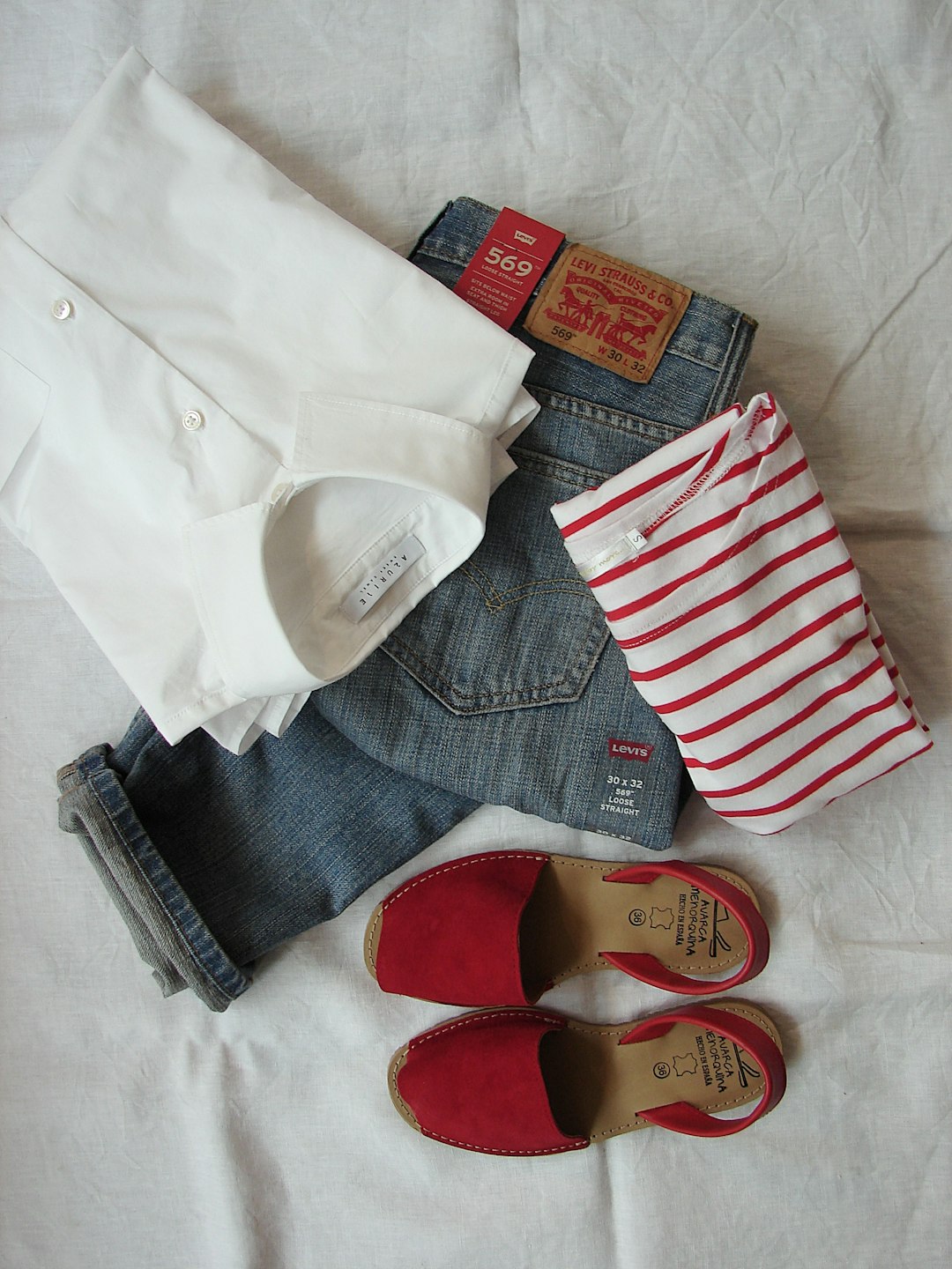 Seasonal fashion transitions
